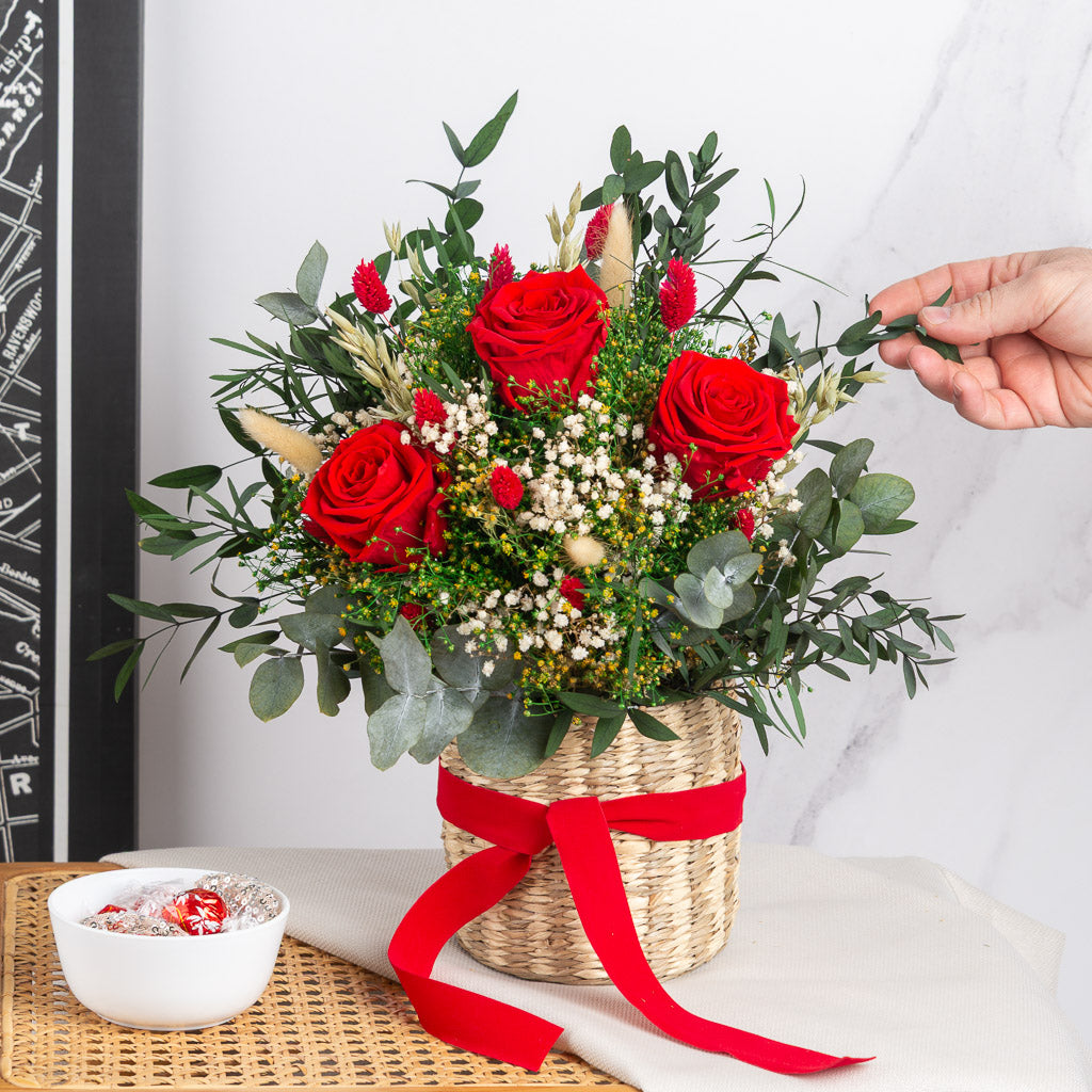 Cesta eternal de rosas