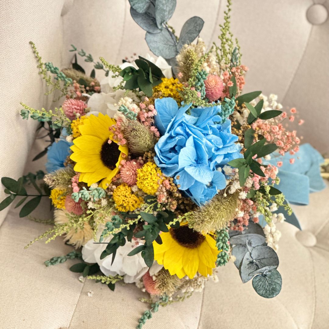 ramo con girasoles preservados