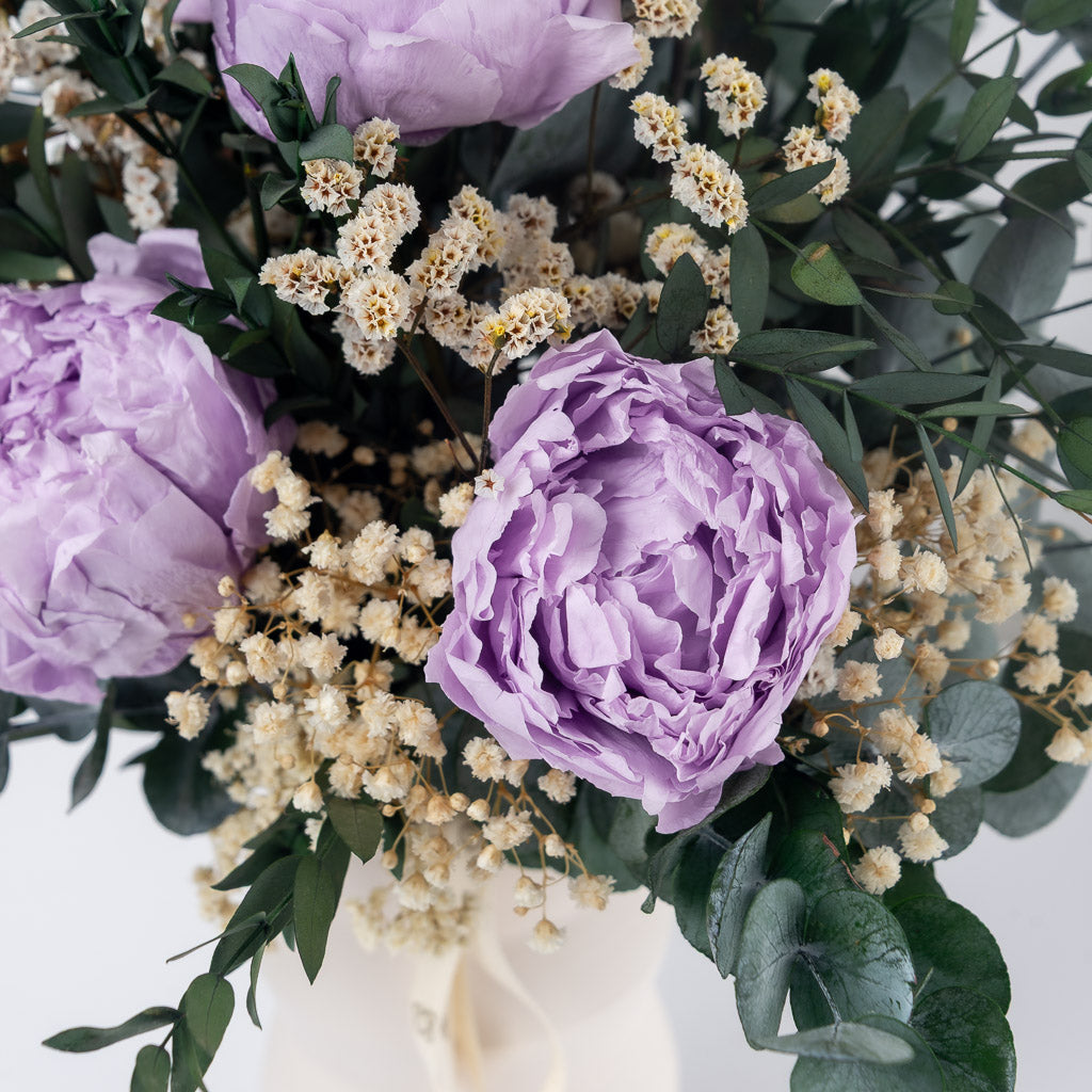 ramo de flores con peonias preservadas