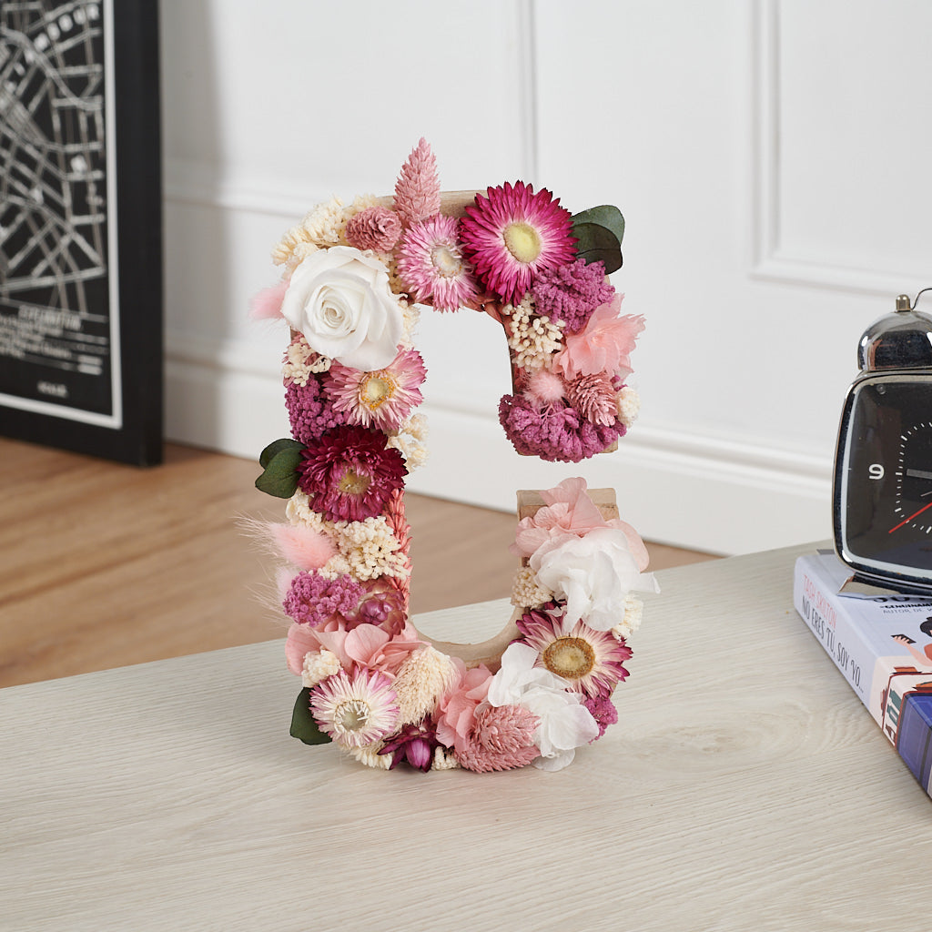 Letras de flores preservadas