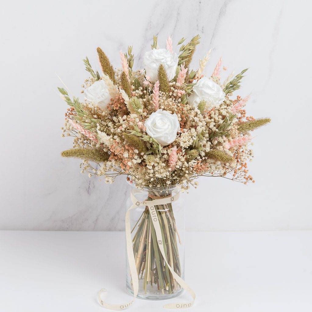 flores preservadas rosas blancas