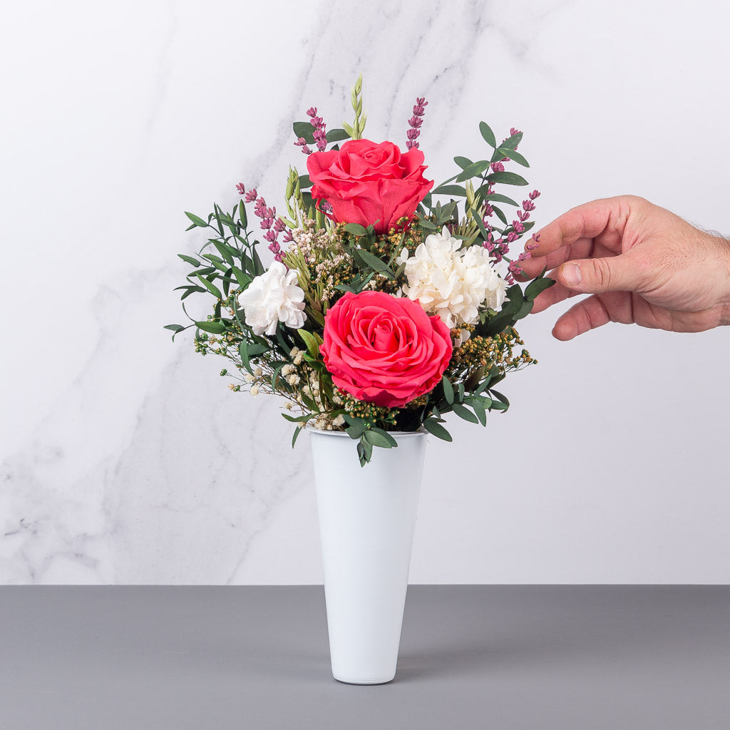 ramo de cementerio especial con rosas xl preservadas ideal para todos los santos