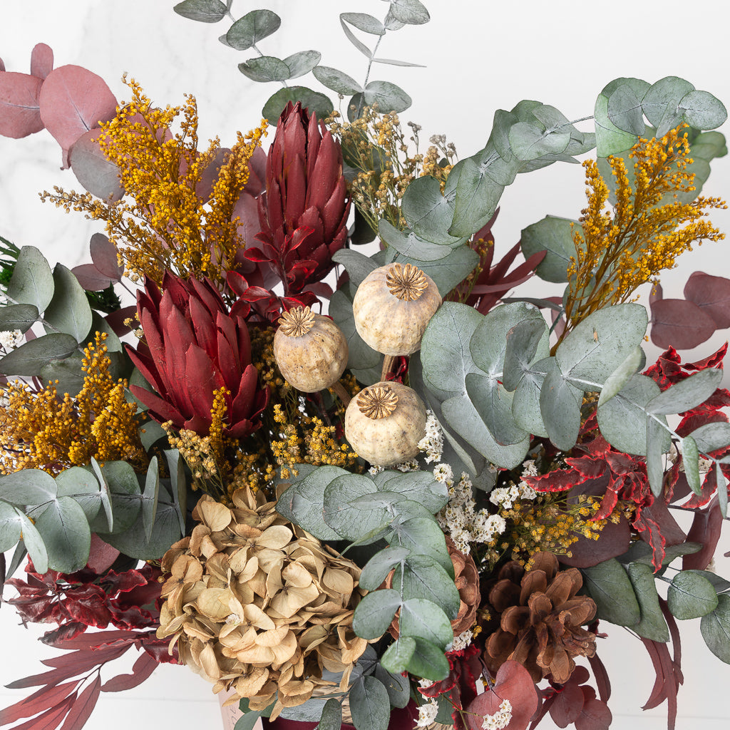 centro de eucaliptus preservado y protea