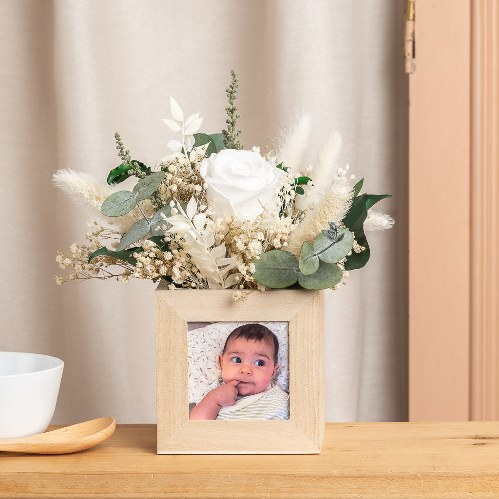 centro de rosa preservada y foto