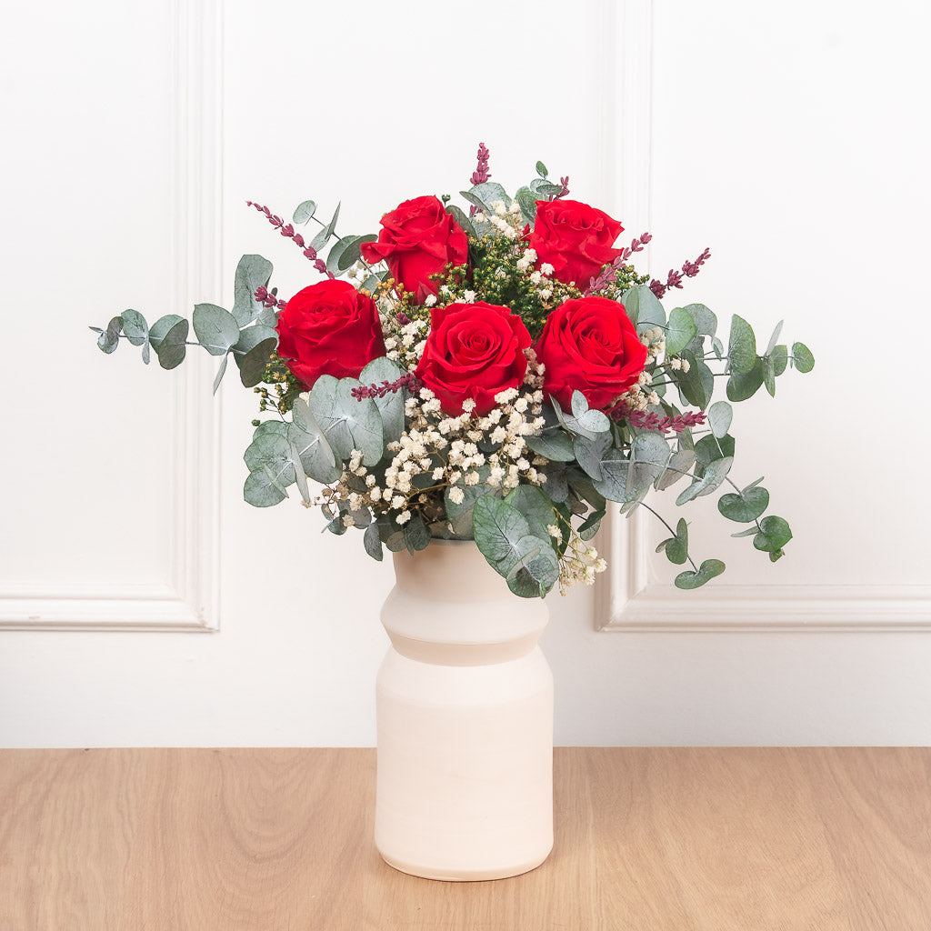 ramo de flores preservadas con rosas eternas y preservadas