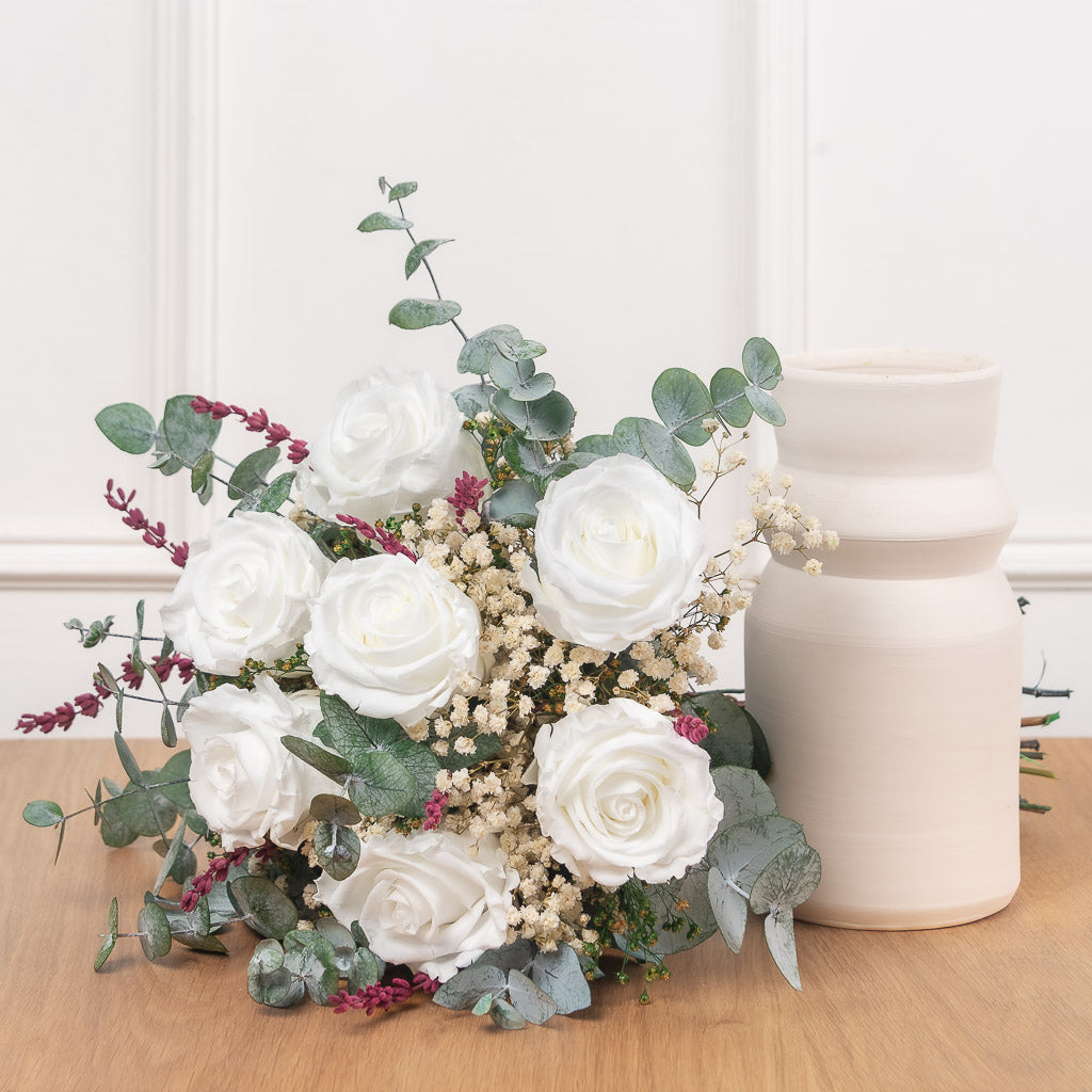 ramo de flores preservadas con rosas eternas y preservadas