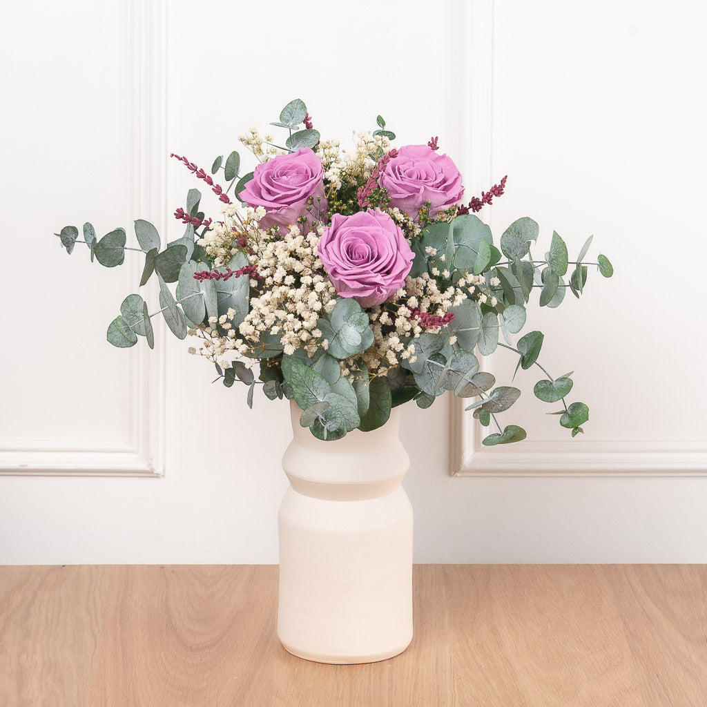 ramo de flores preservadas con rosas eternas y preservadas
