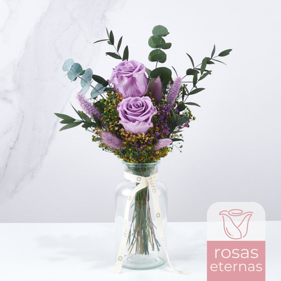 ramo de rosas lilas preservadas