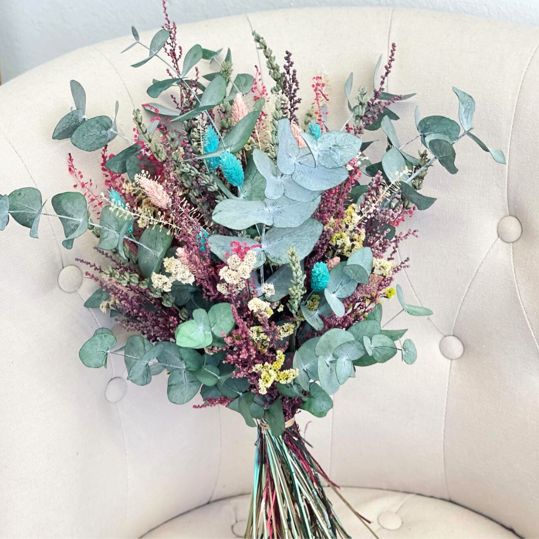 ramo de novia preservado con eucsaliptus y tonos fríos