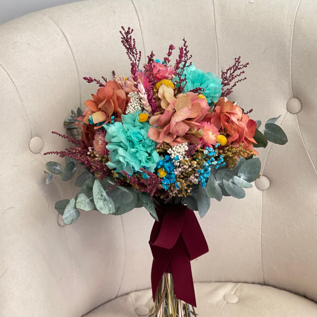 ramo de novia preservado con hortensia s y eucaliptus