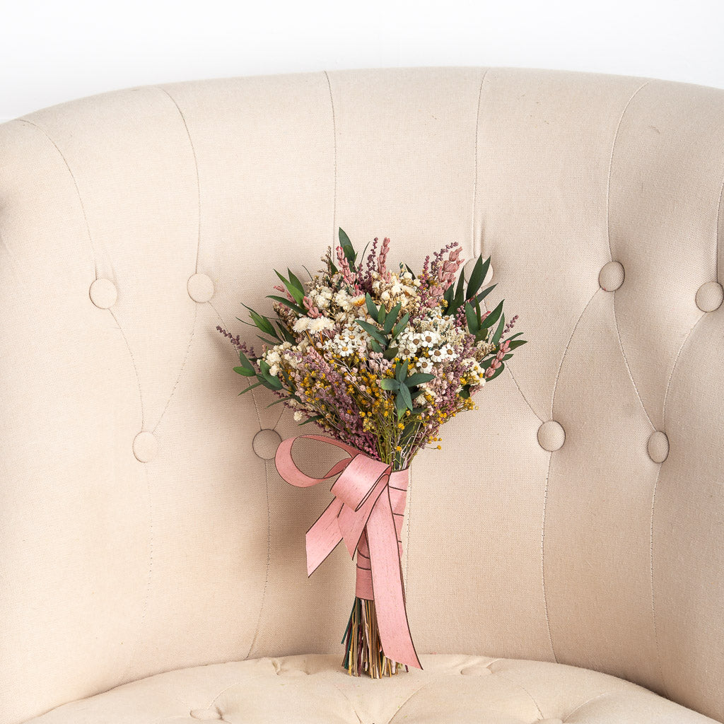 réplica de ramo silvestre de flores preservadas