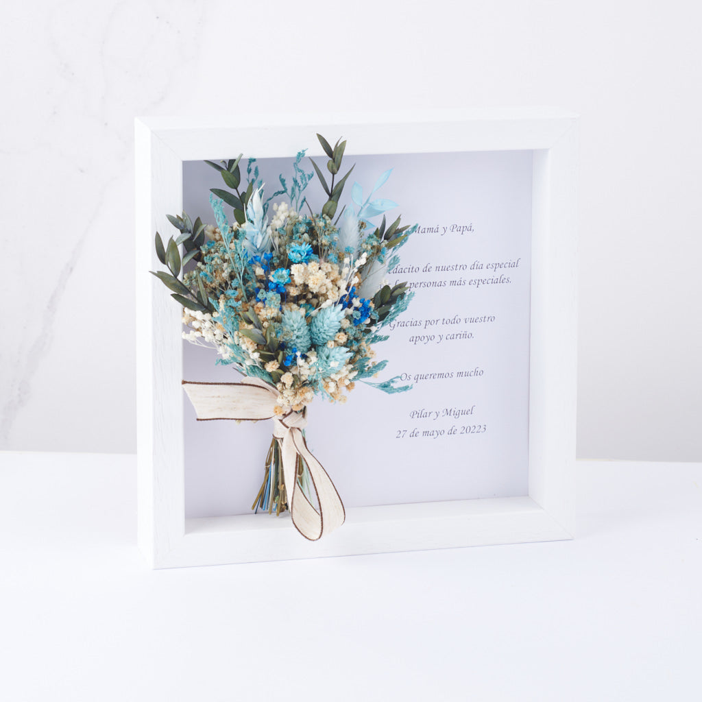 cuadro personalizado con flores preservadas azules