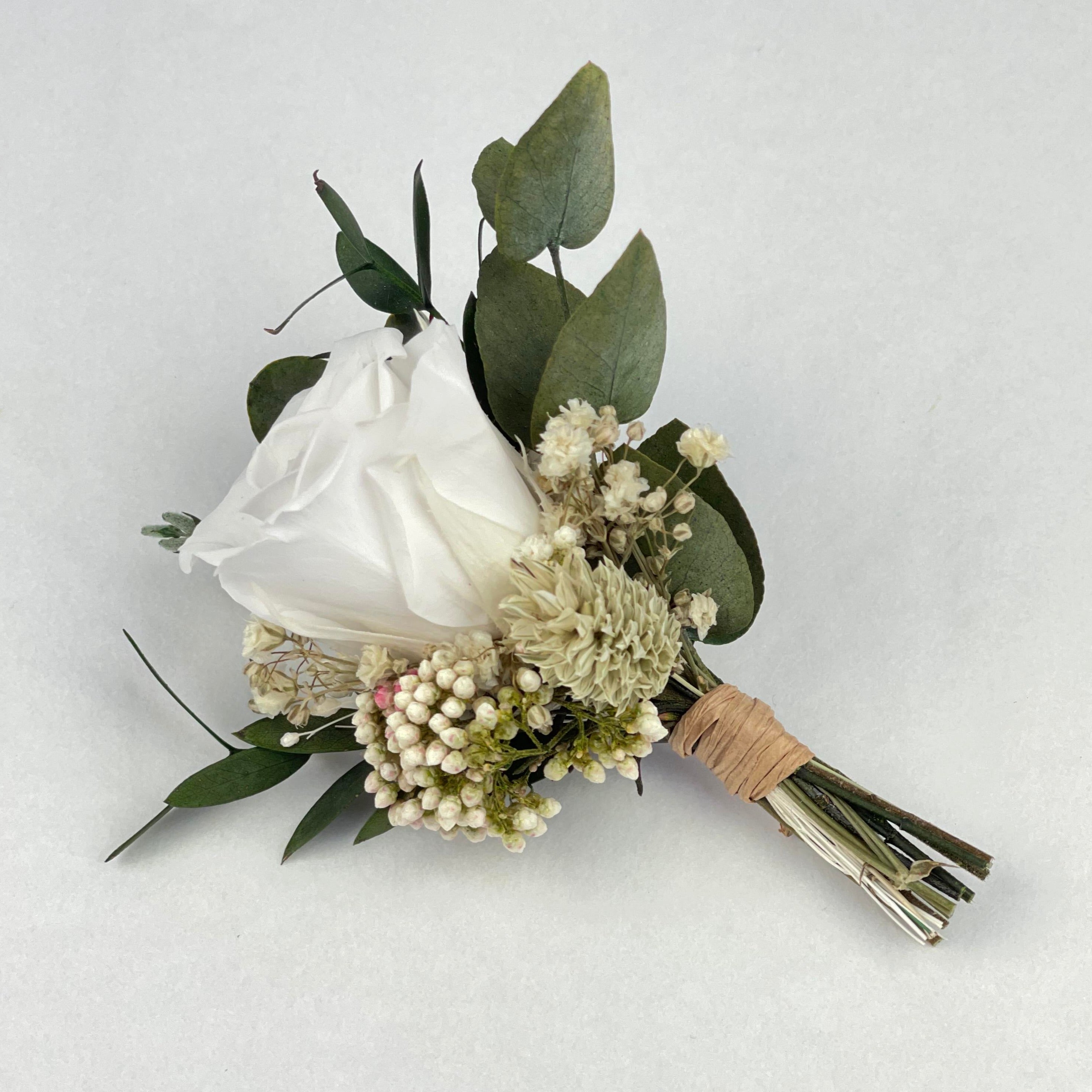prendido con mini rosa
