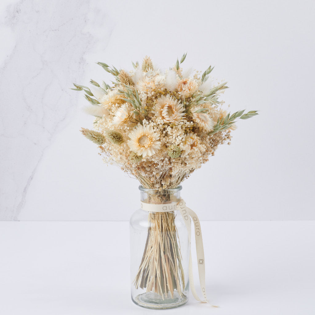 tamaño classic de ramo de flores preservadas en tnos crema