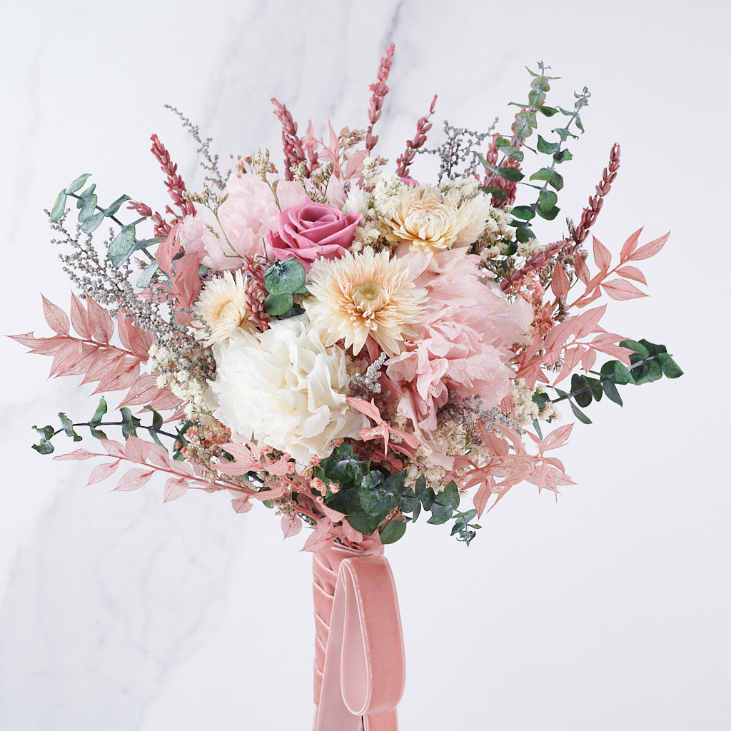 ramo de novia preservado de tonos rosa empolvado