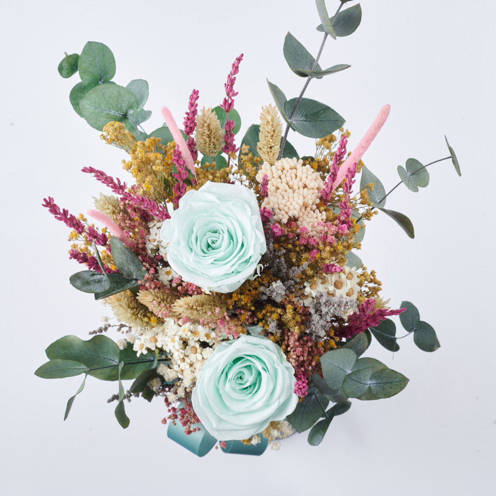 ramo de novia de flores preservadas con rosas mint preservadas