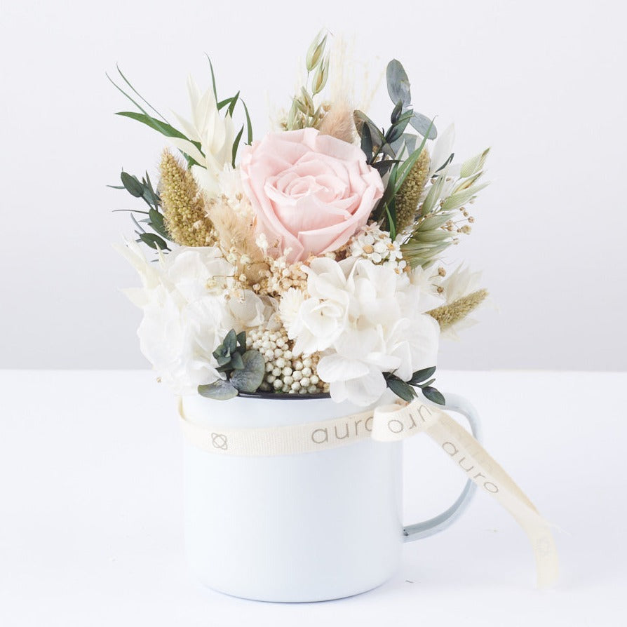 taza de flores preservadas a juego de ramo de novia Alfama