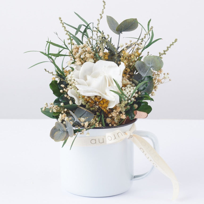 taza de flores preservadas rain gardenia