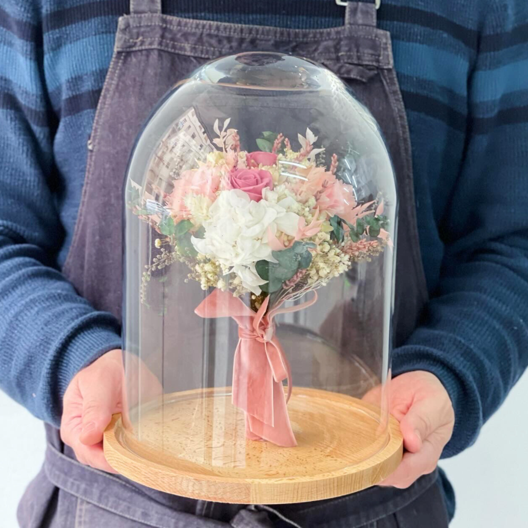 réplica en cúpula de cristal para ramo de novia preservado