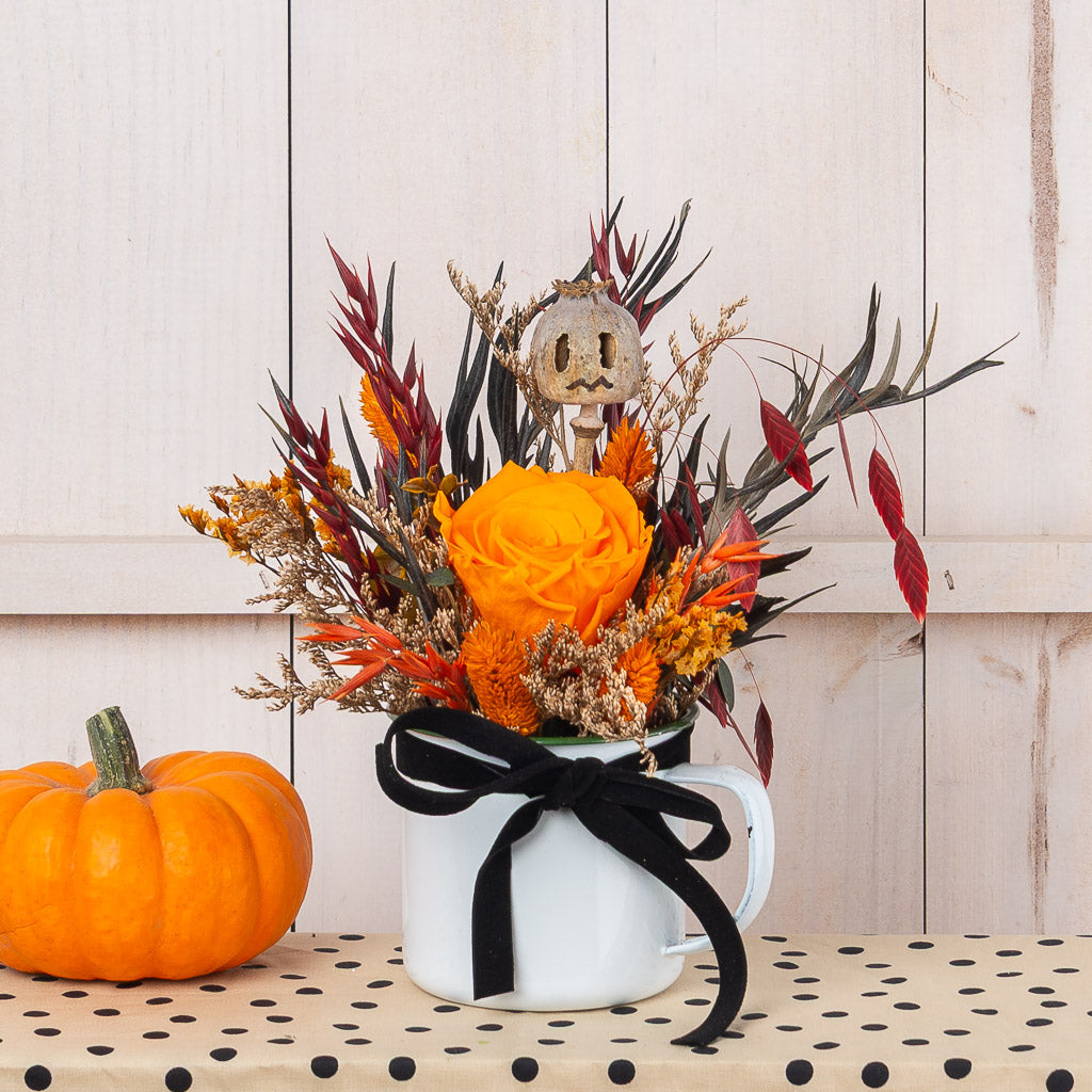 Taza con rosa de Halloween
