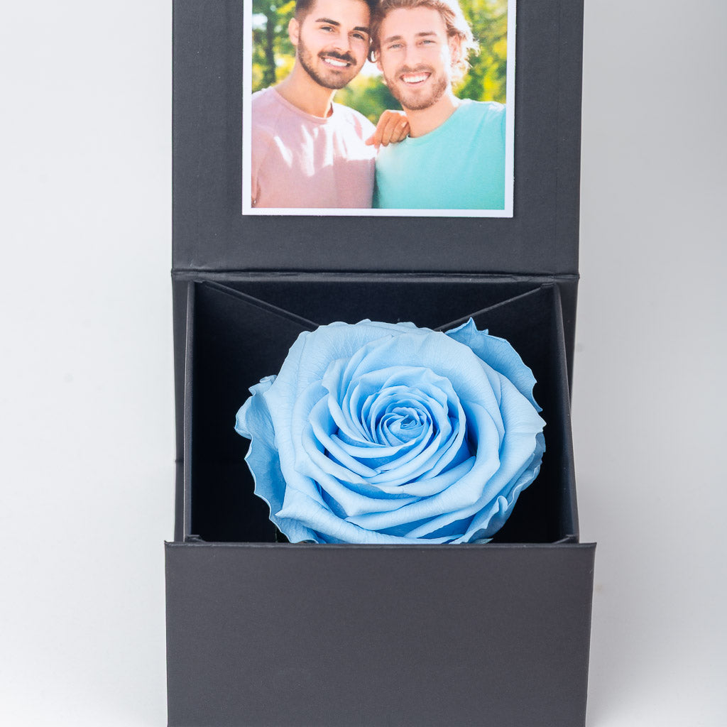 cofre caja con rosa eterna preservada, peluche y bombones ideal san valentín