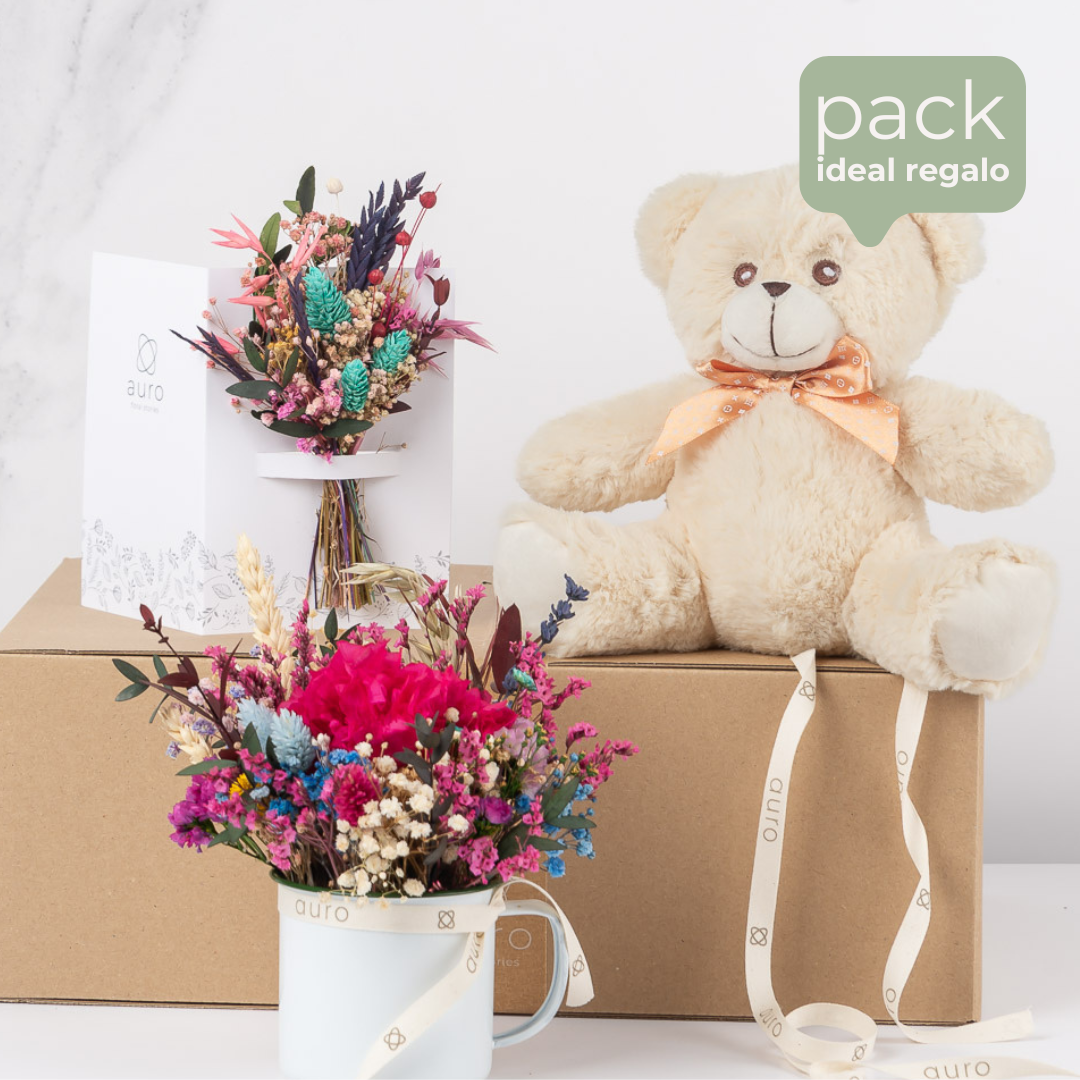 caja de regalo con taza de flores, peluche y tarjeta