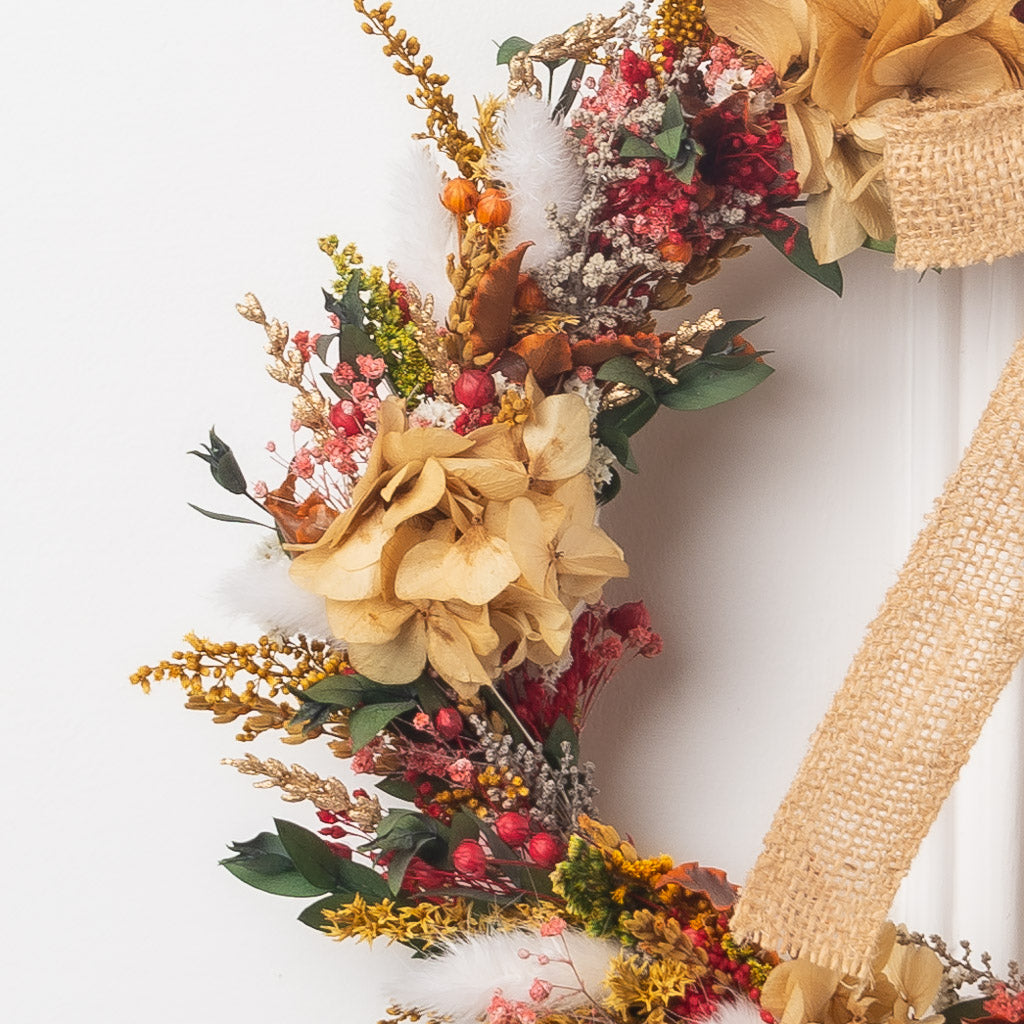 corona de navidad con hortensia