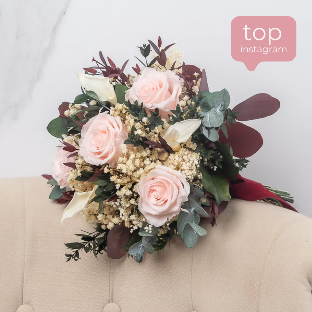 ramo de novia de flores presrvadas con calas y rosas nude