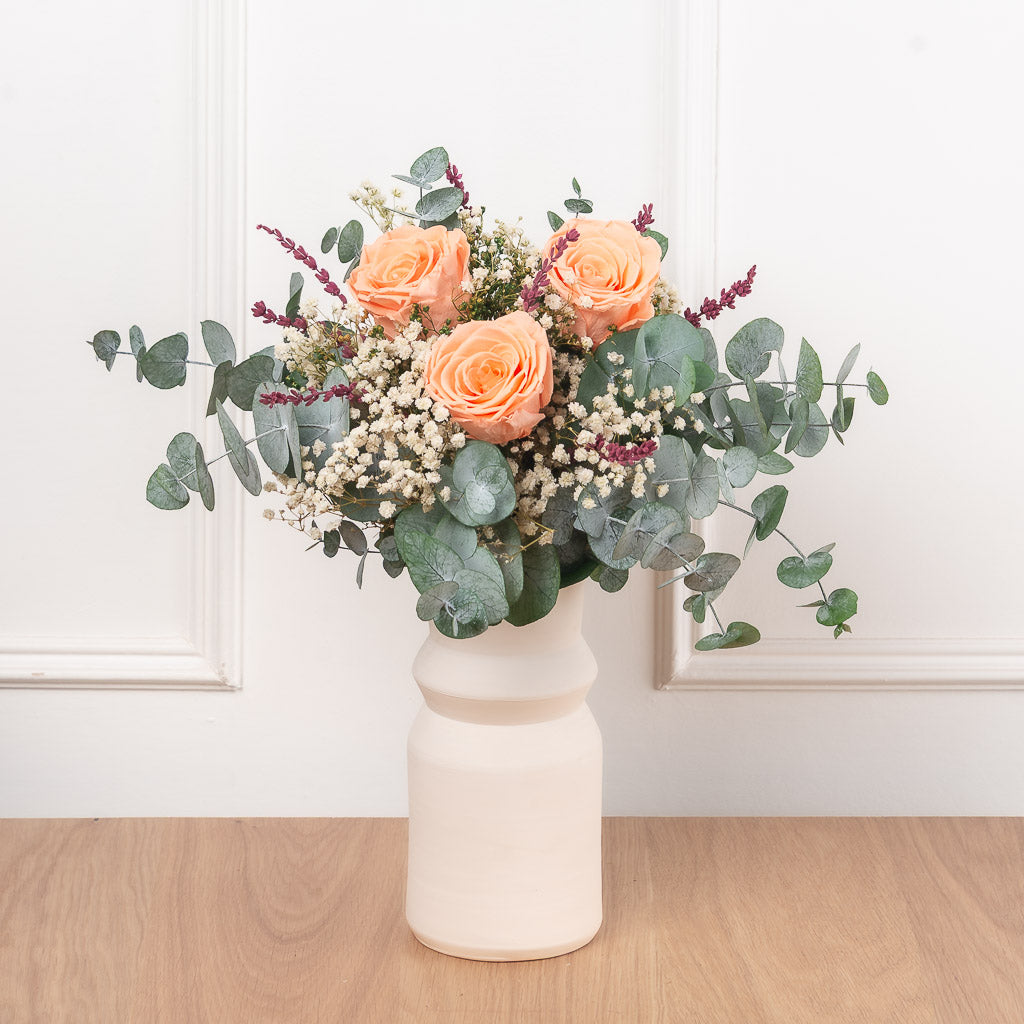 ramo de flores preservadas con rosas eternas y preservadas