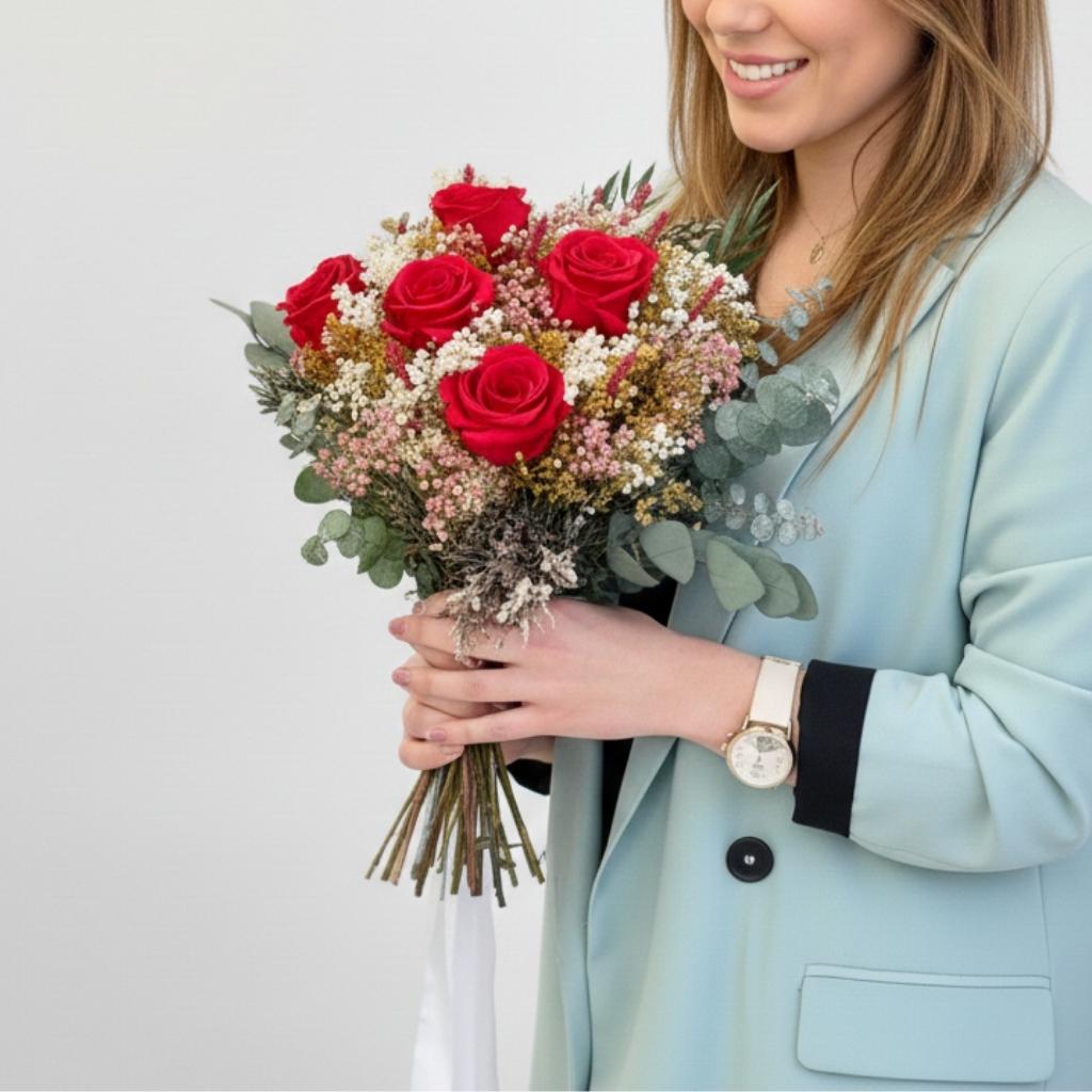 ramo de rosas rojas eternas y preservadas