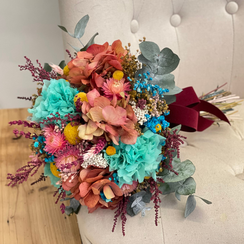 ramo de novia preservado con hortensia s y eucaliptus