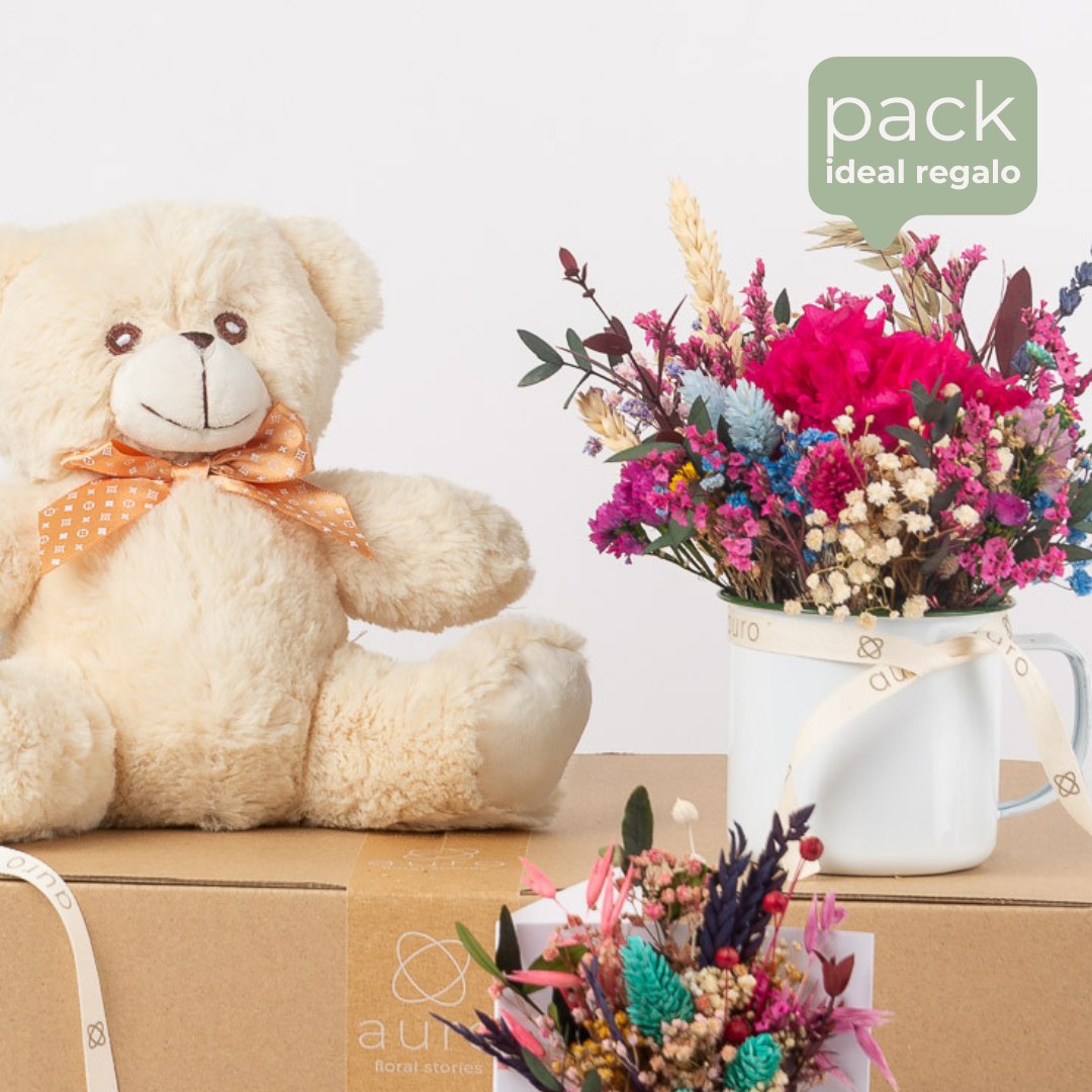 combo de regalo con tazas de flores preservadas , peluche y tarjeta de flores