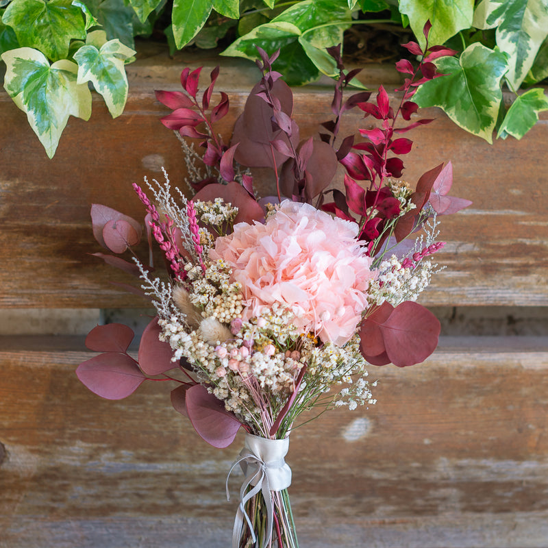ramo de novia con hortensia preservada Pink Atellier