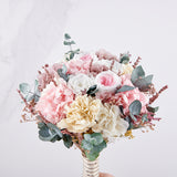 Bouquet Aniston de novia con rosas y hortensias preservadas
