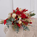 ramo de novia de flores preservadas con calas, rosas eternas y eucaliptus