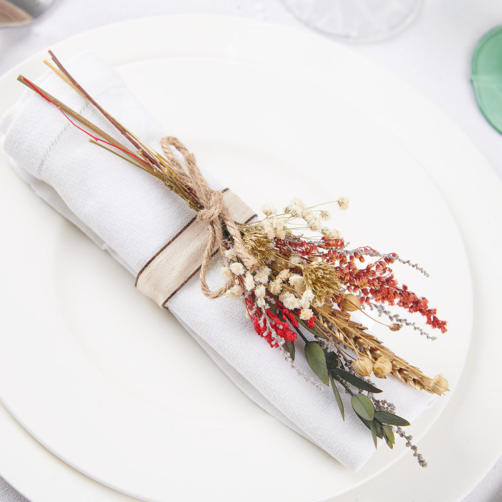 adorno de servicio de navidad con flores preservadas