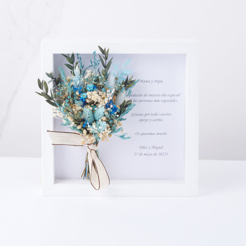 cuadro personalizado con flores preservadas azules