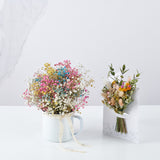 taza de flores con paniculata multicolor