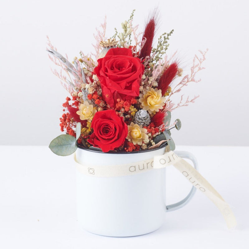 taza de flores preservadas calas Valentino